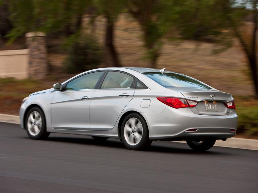  Hyundai Sonata 2010 года  (US) (фото 2 из 16)